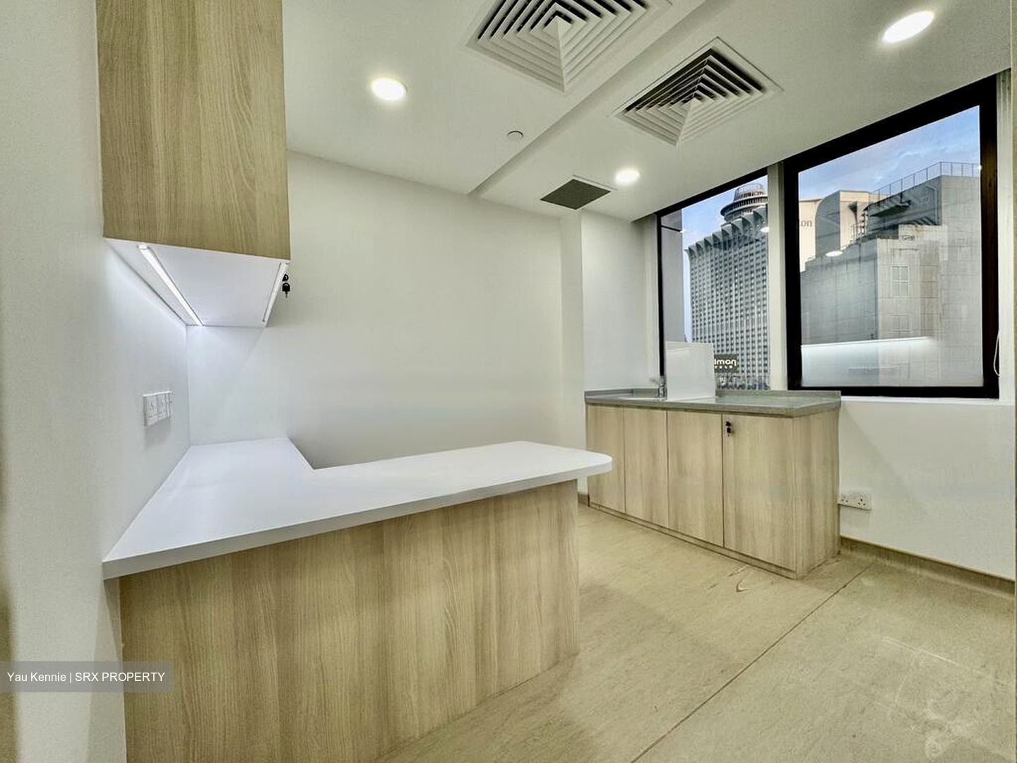 Mount Elizabeth Hospital (D9), Retail #483765981